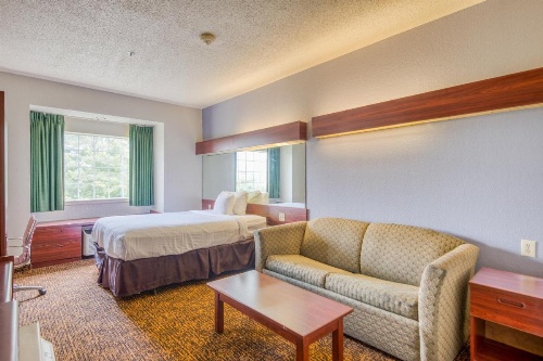 Trident Inn and Suites image 17