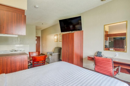 Trident Inn and Suites image 19
