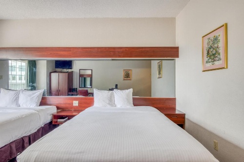 Trident Inn and Suites image 21