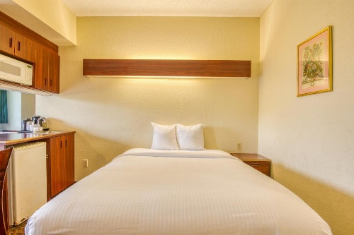 Trident Inn and Suites image 26