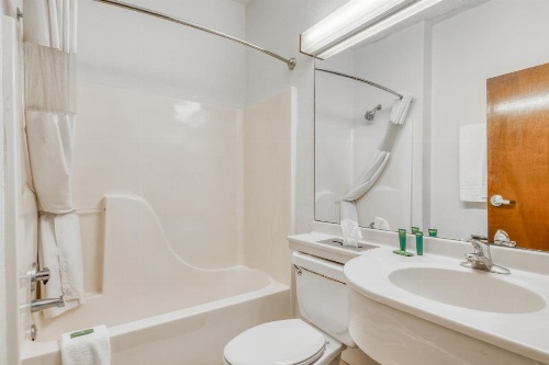 Trident Inn and Suites image 37