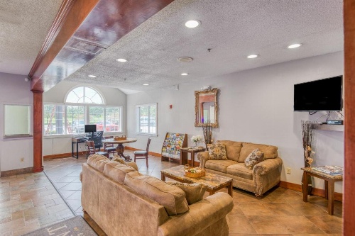 Trident Inn and Suites image 38