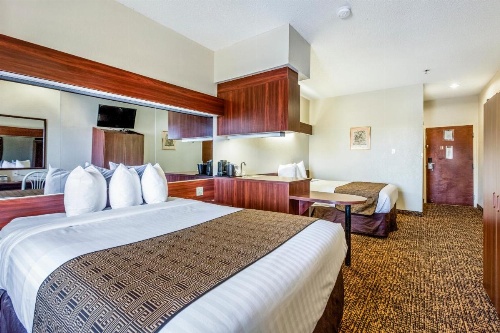 Trident Inn and Suites image 42