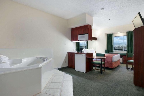Trident Inn and Suites image 43